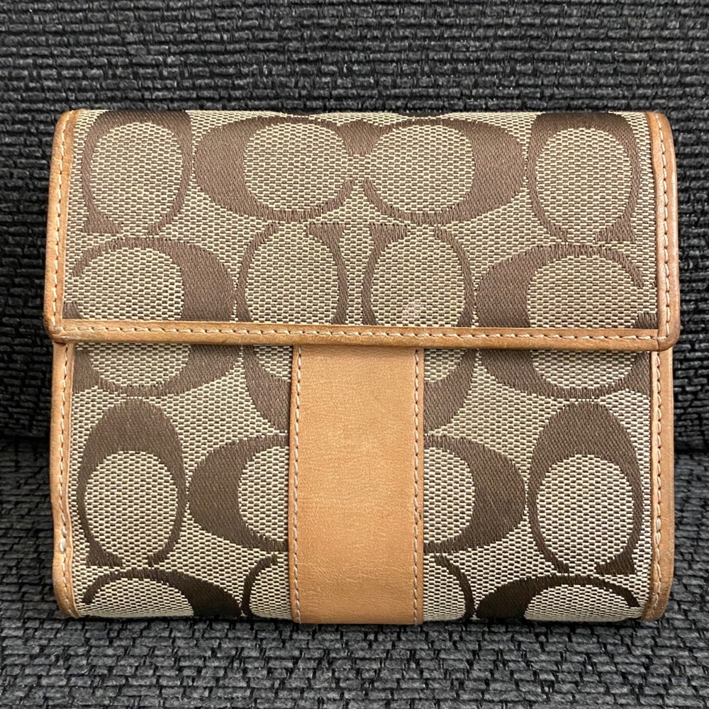 Authentic Coach Wallet! - Picture 2 of 13